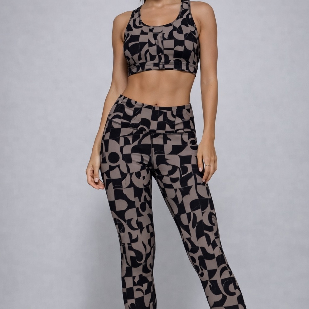 Chic & Supportive Two-Piece Activewear Set ✨